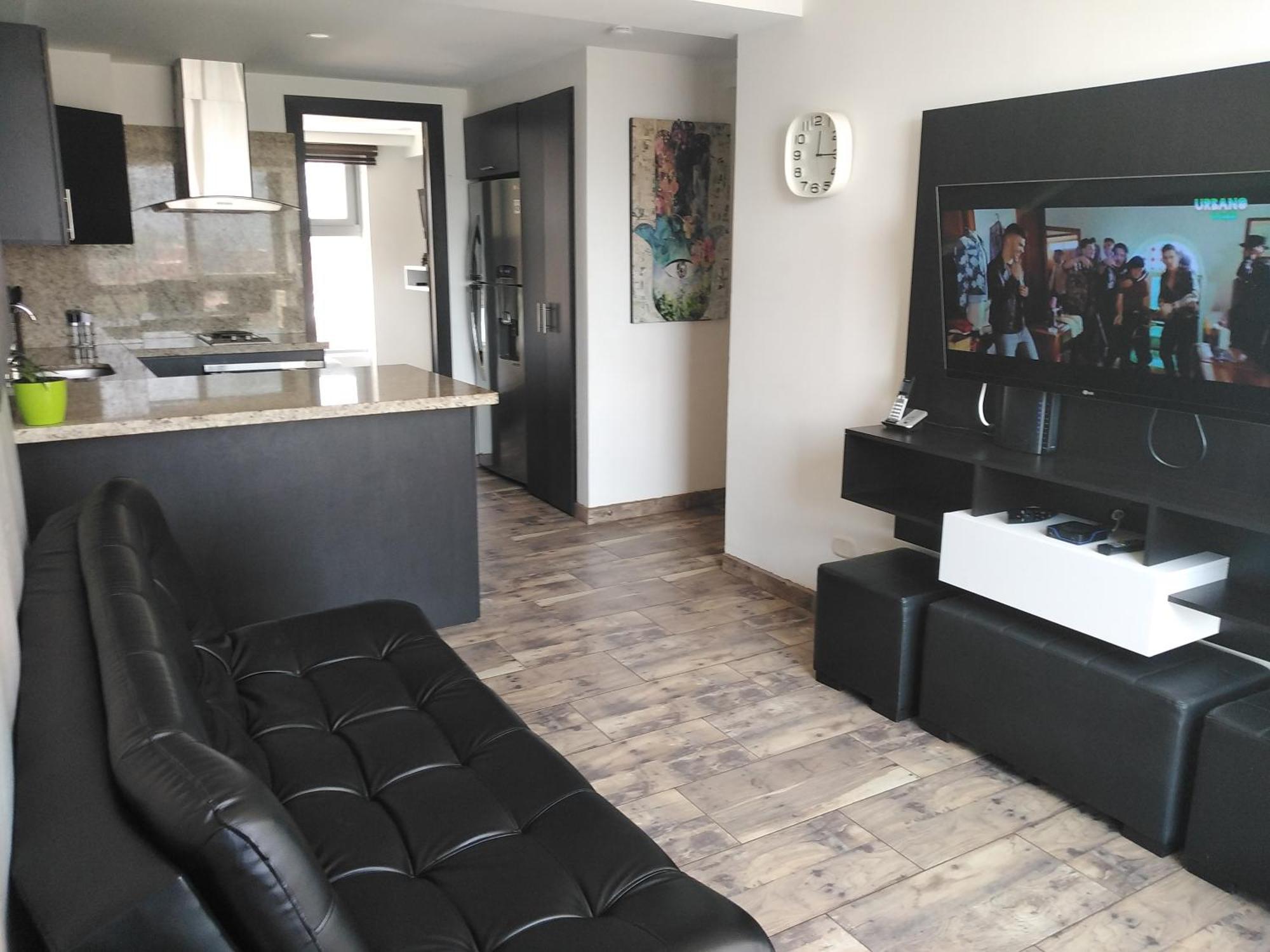 Apartasuites Av Medellin Bagian luar foto