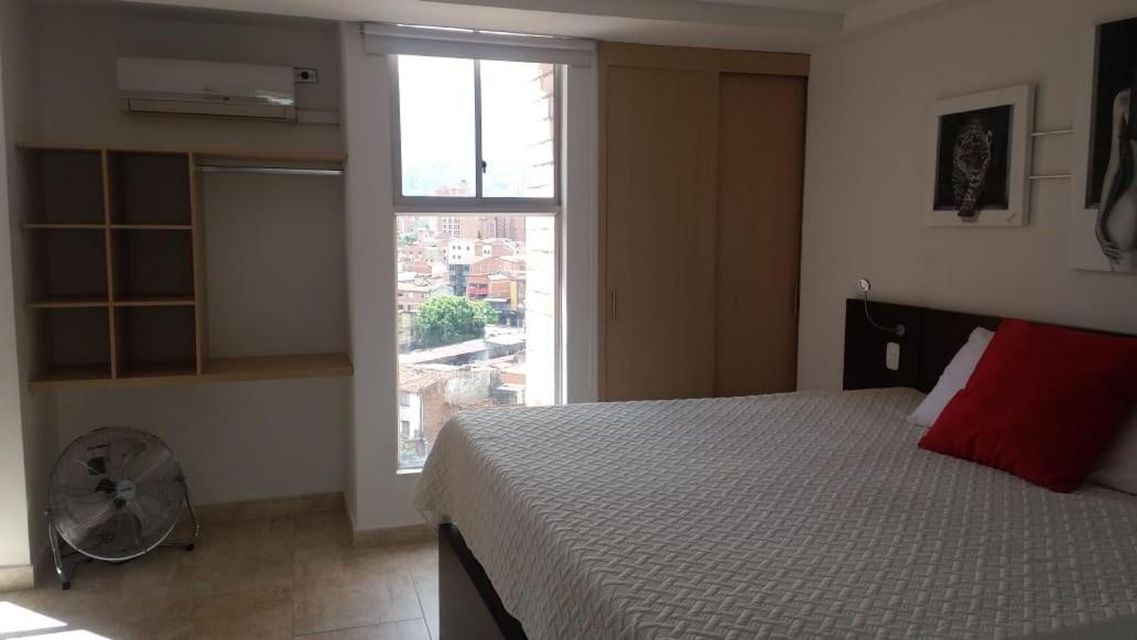 Apartasuites Av Medellin Bagian luar foto